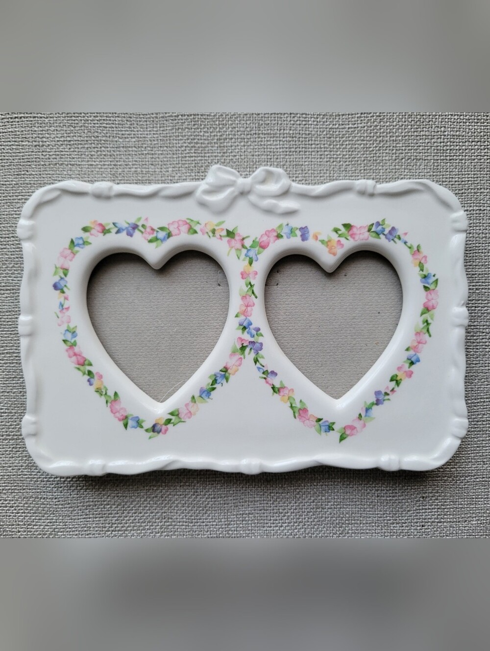 Vintage Double Heart Ceramic Picture Frame Pink Floral Trim 7x4.5" White  Bows